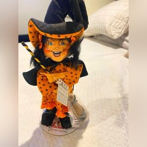 9 inch witch with tag and original bag.